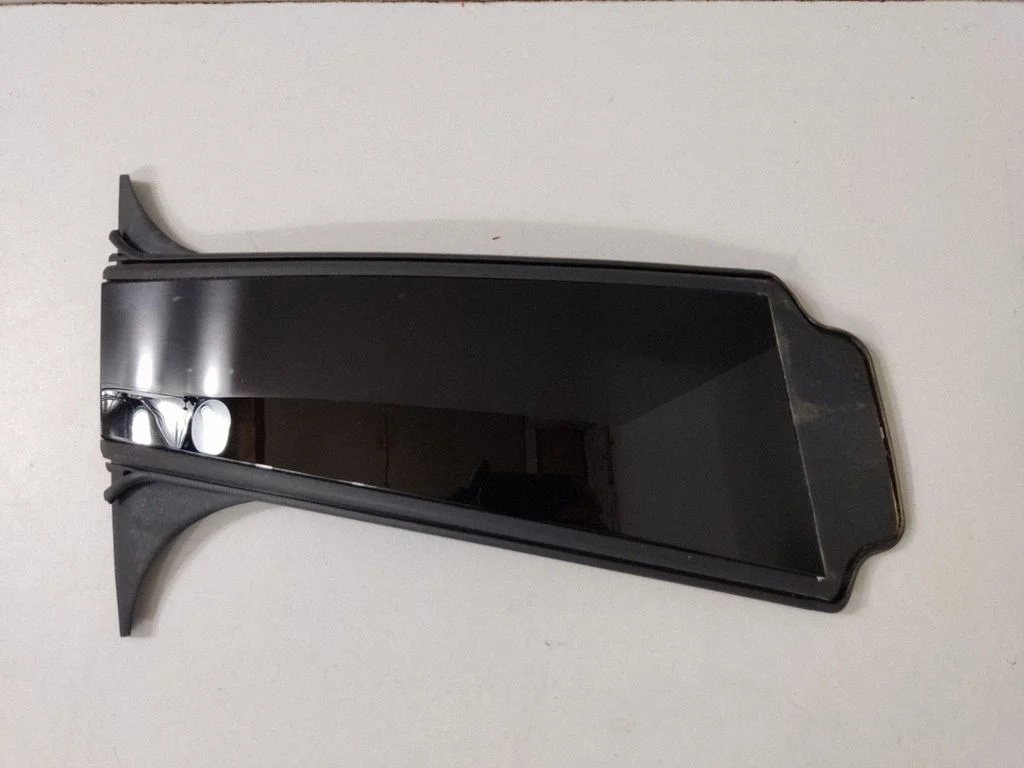 Front door glass trim molding – BMW Series 8 M8 F91 F92 G14 G15 (2019-)