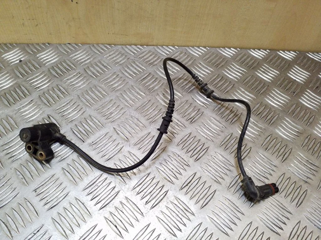 ABS brake wheel speed sensor A1685400117