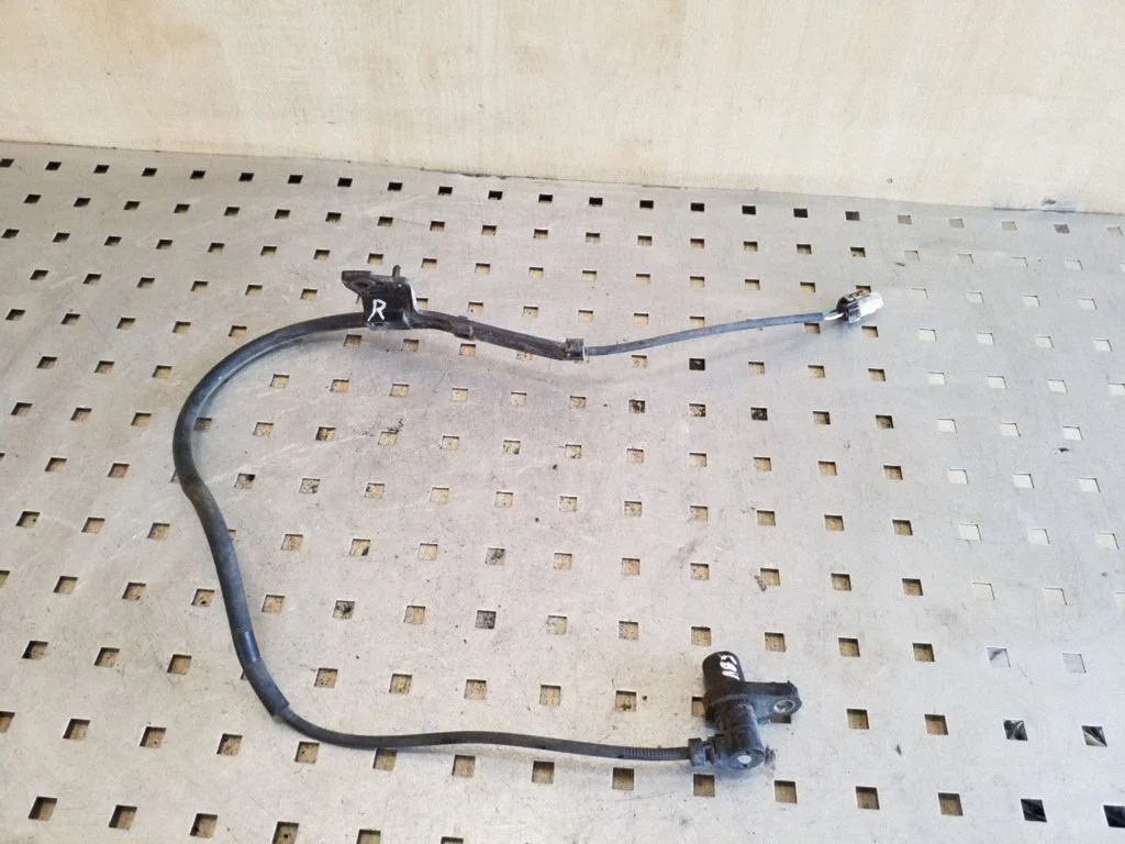 ABS brake wheel speed sensor – Toyota Avensis T250 (2003-2006)