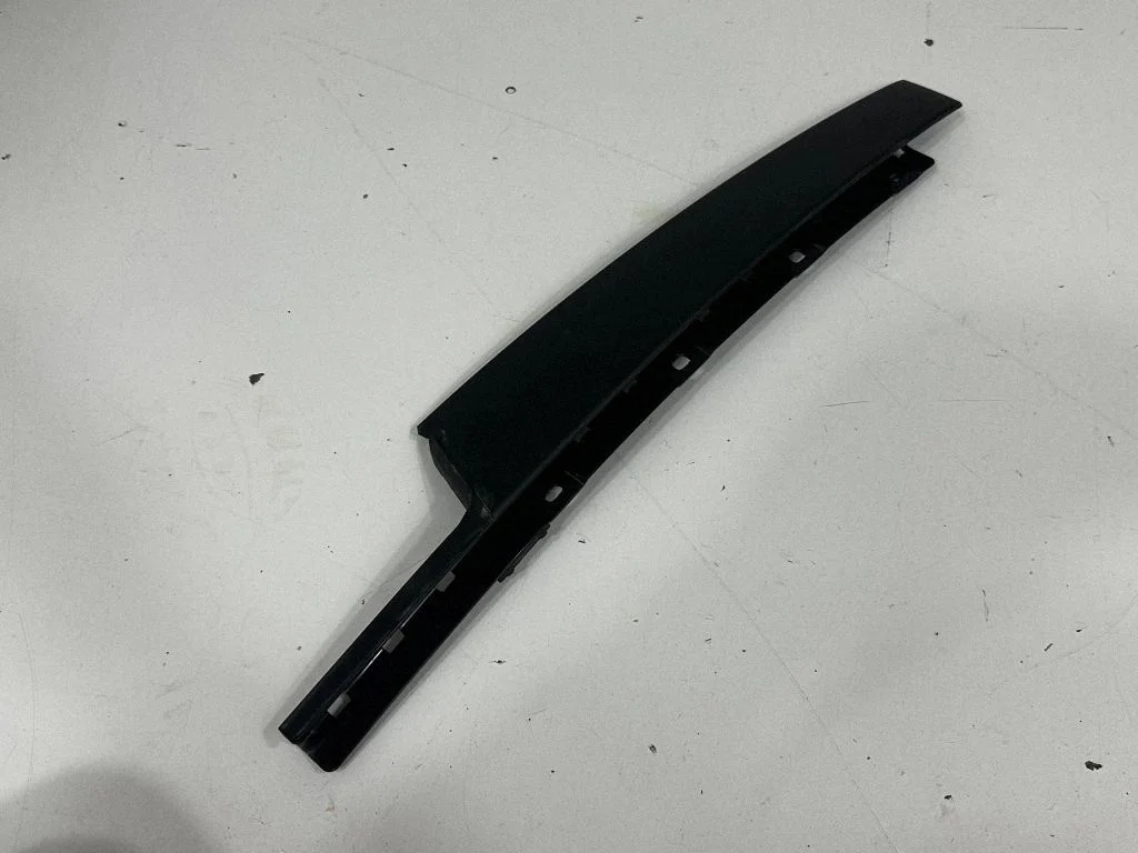 Esiukse klaasi liist – BMW 3-seeria G20 G21 (2019-)