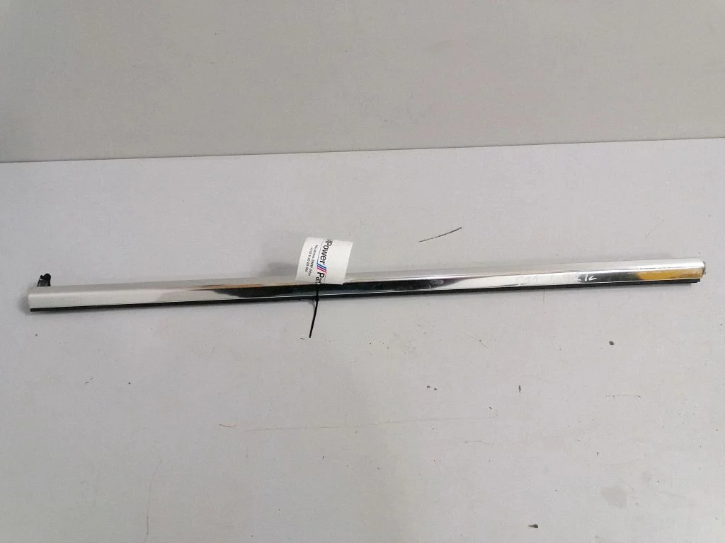 Front door glass trim molding – BMW 7 Series G11 G12 (2015-2022)