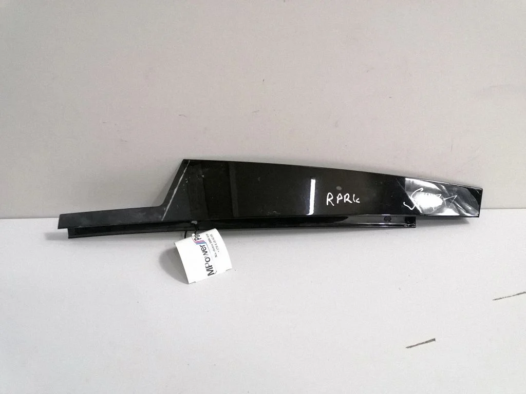 Front door glass trim molding – BMW 7 Series G11 G12 (2015-2022)