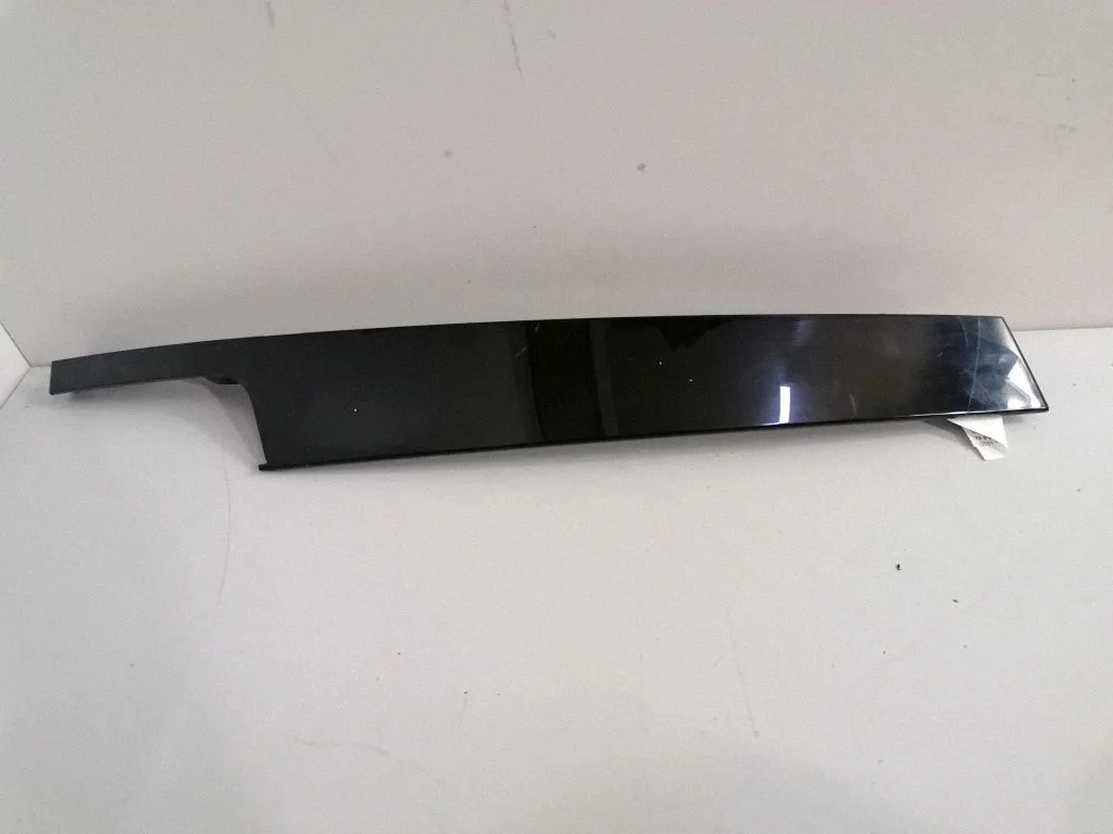 Front door glass trim molding – BMW 3 Series F30 F35 F31 (2012-2018)