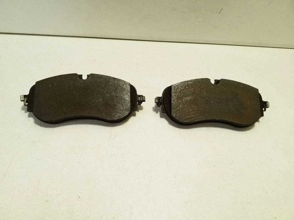 Brake pads (front) – left
