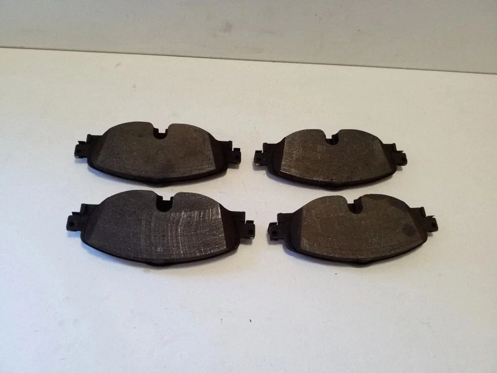 Brake pads (front)