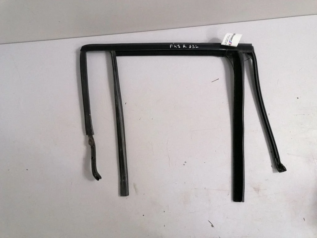 Aizmugurējo durvju stikla apdare 1234567 – BMW X1 E84 (2009-2015)