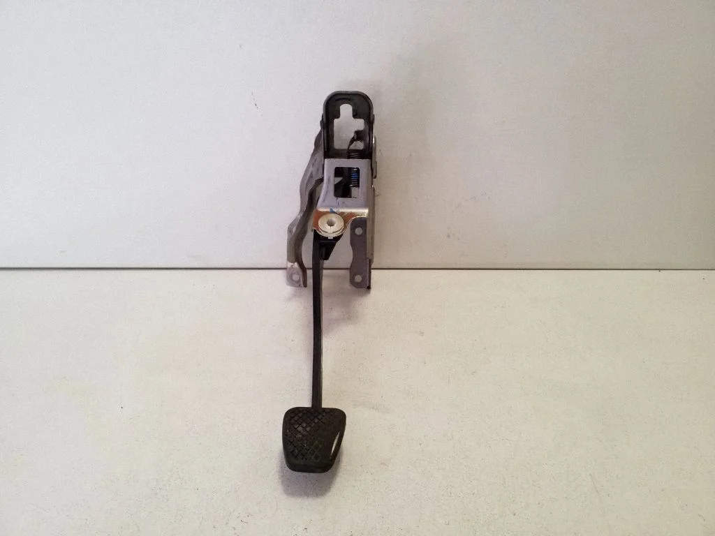 Brake pedal – Honda CR-V (2013-2016)