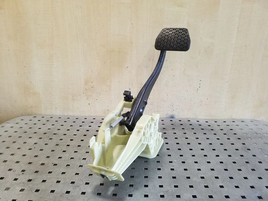 Brake pedal 6787504