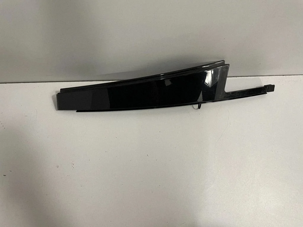 Rear door glass trim molding – BMW 7 Series F01 F02 F03 F04 (2008-2016)