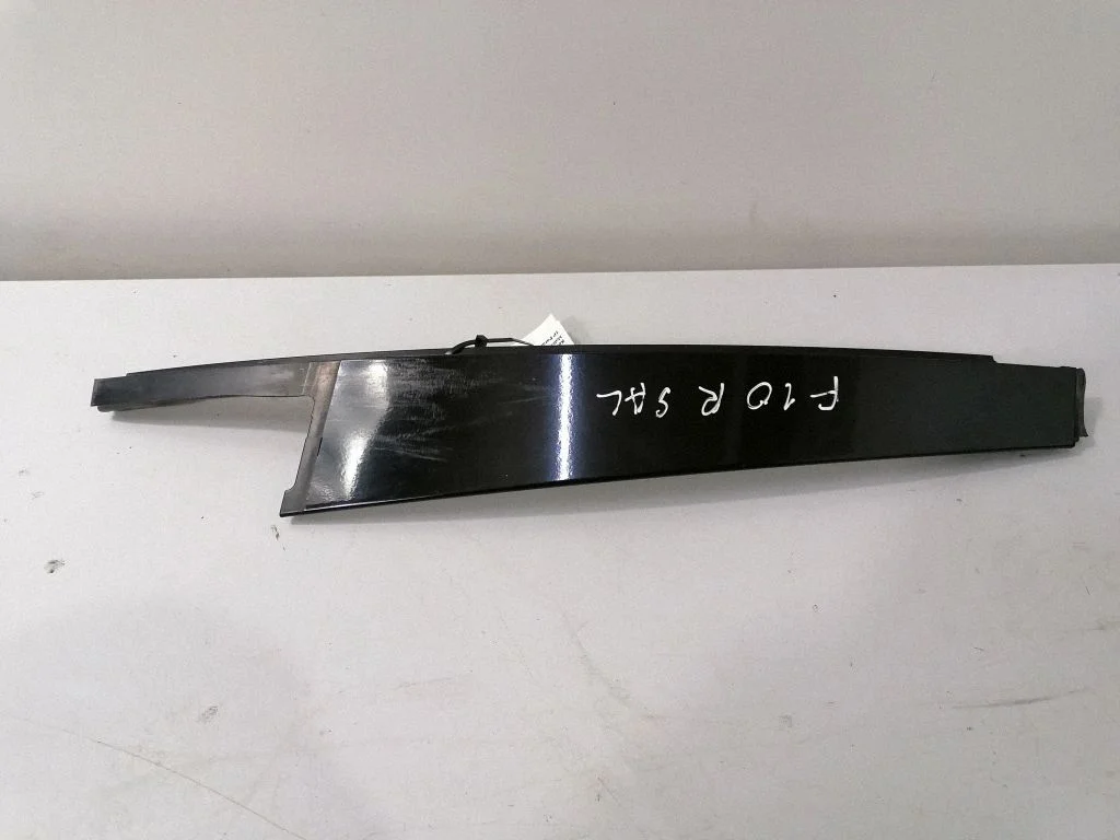 Listwa szyby drzwi tylnych – BMW Seria 5 F10 F11 (2009-2016)