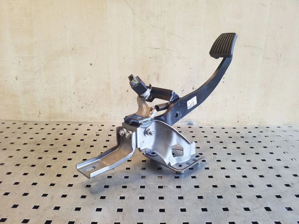 Brake pedal 32800D3900