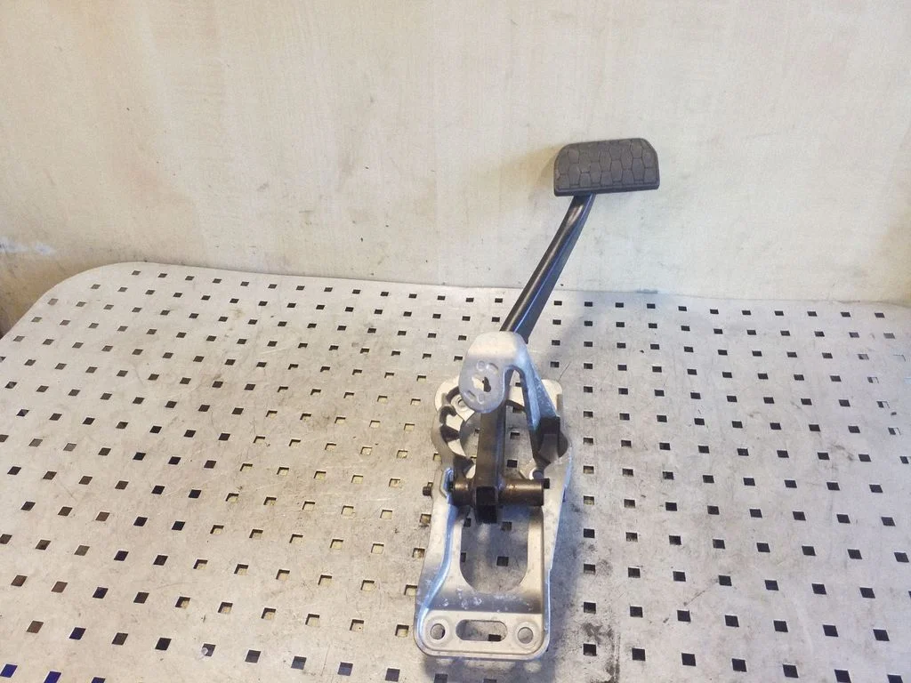 Brake pedal – Jaguar XF X260 (2015-)
