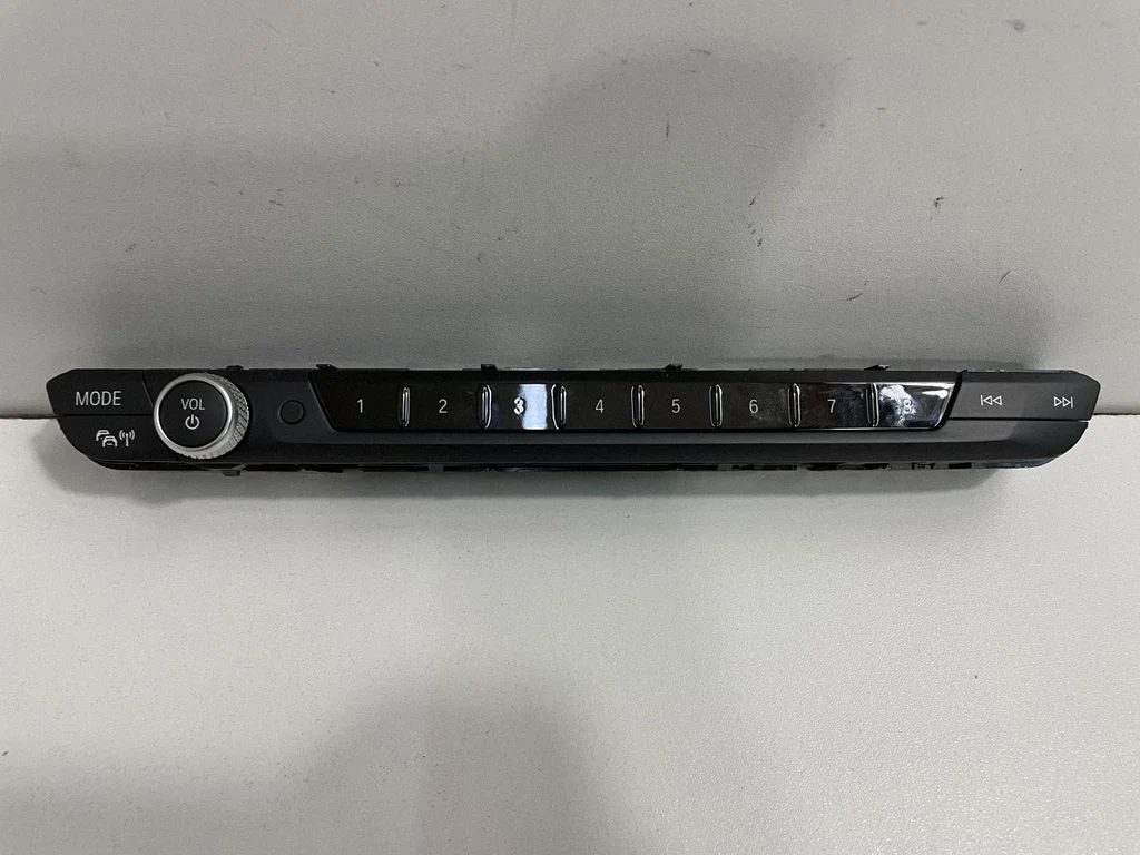 A set of switches – BMW Series 8 M8 F91 F92 G14 G15 (2019-)