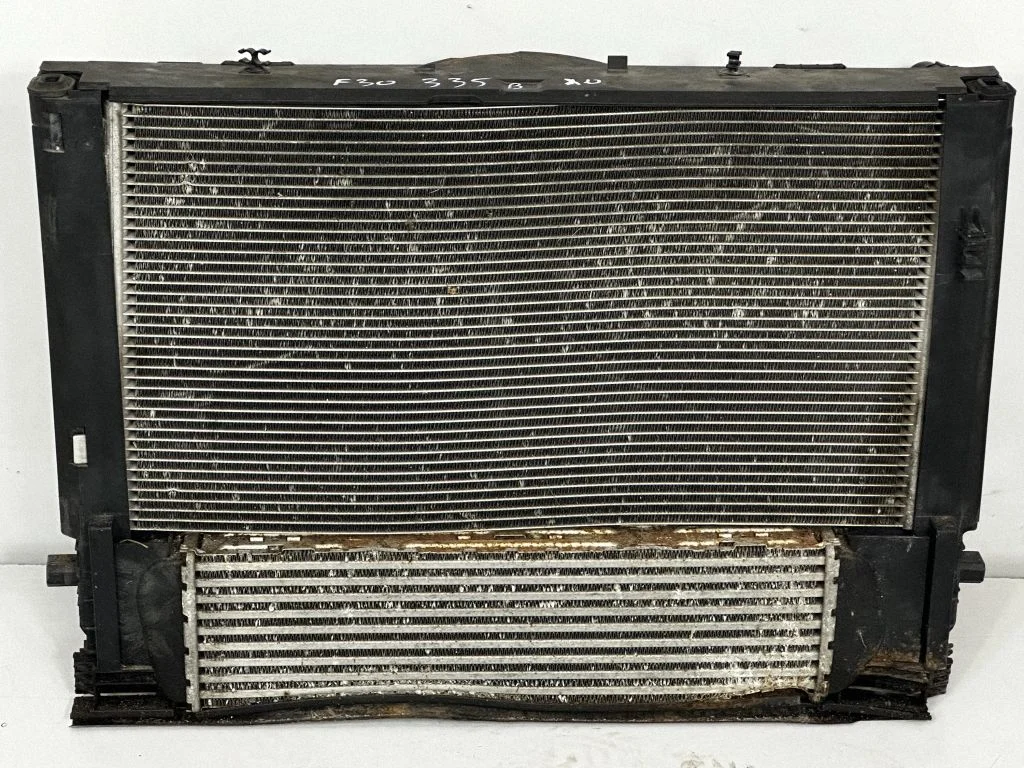 Radiator set 8678027