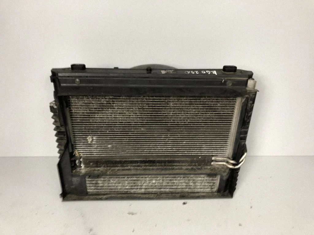 Radiaatorite komplekt – BMW 5-seeria E60 E61 (2004-2010)