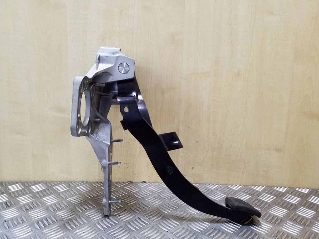 Brake pedal 7G9N2D094FB