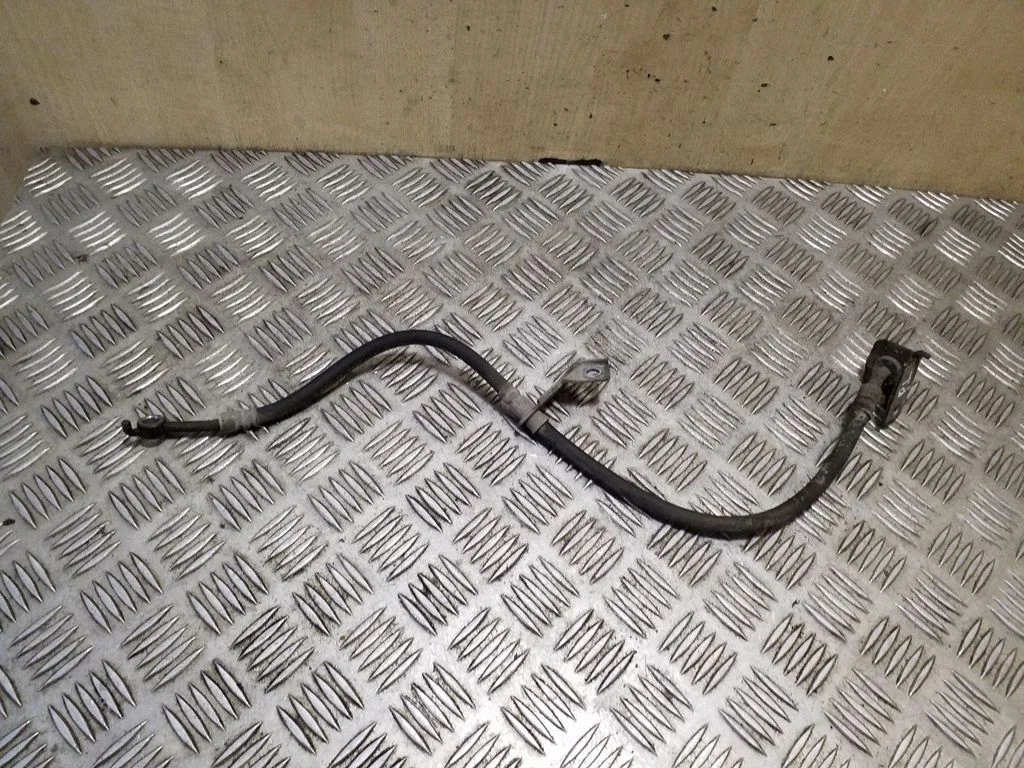 Brake line pipe/hose – front left