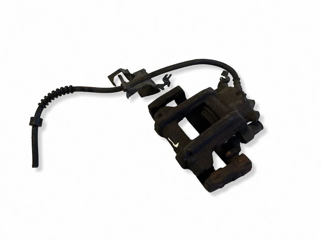 Front brake caliper – left