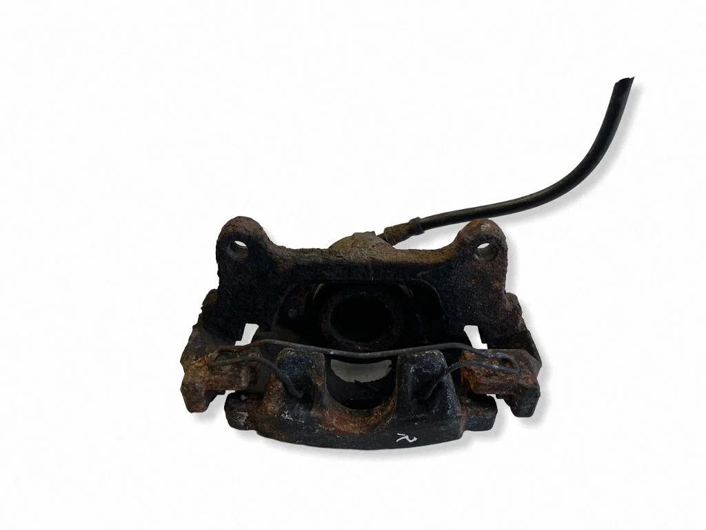 Front brake caliper – right