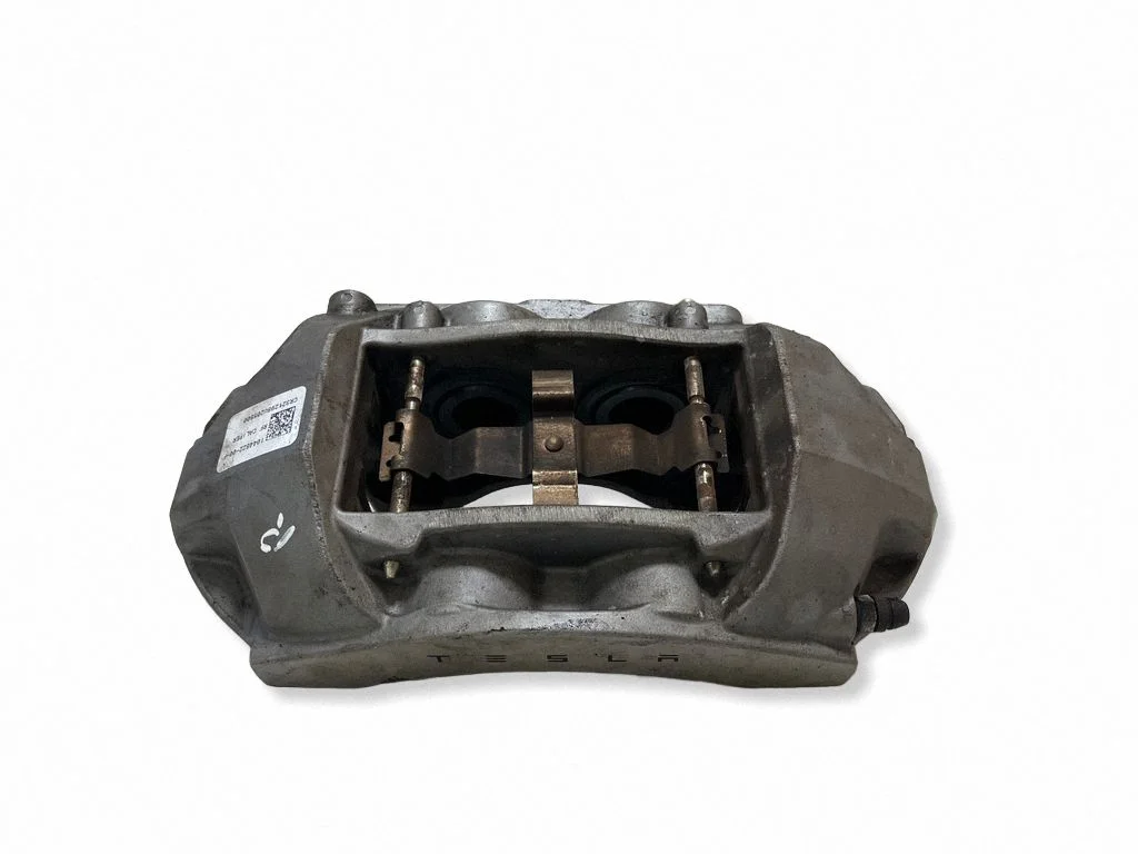 Front brake caliper 104462200F