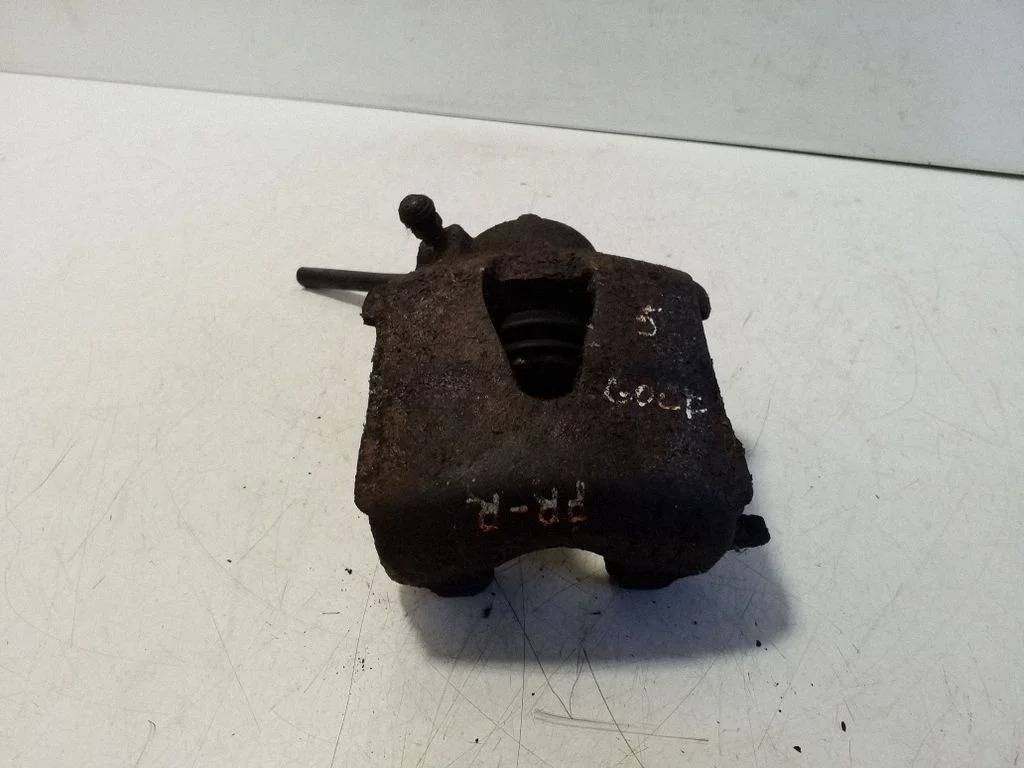 Front brake caliper – right