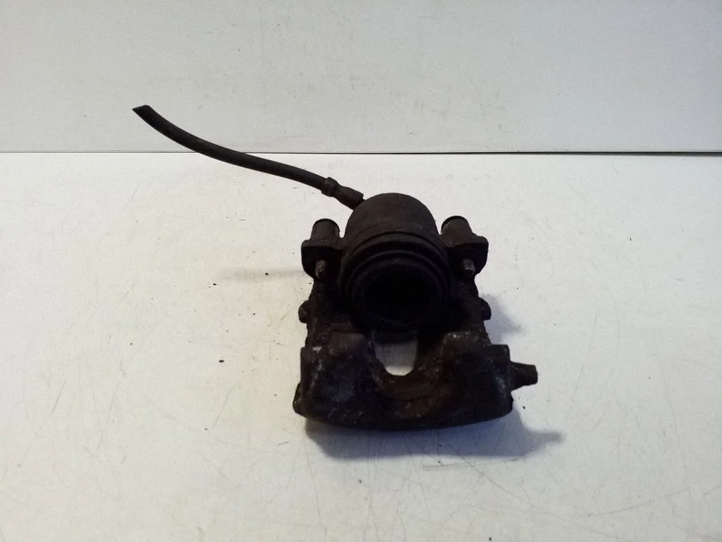 Front brake caliper – left
