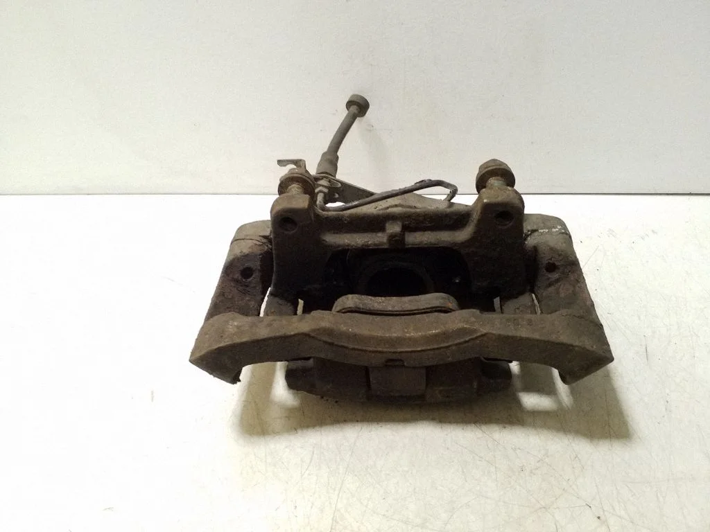 Front brake caliper – right