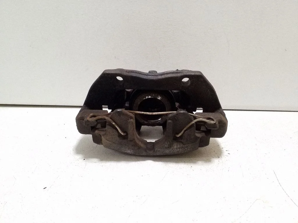 Front brake caliper – right