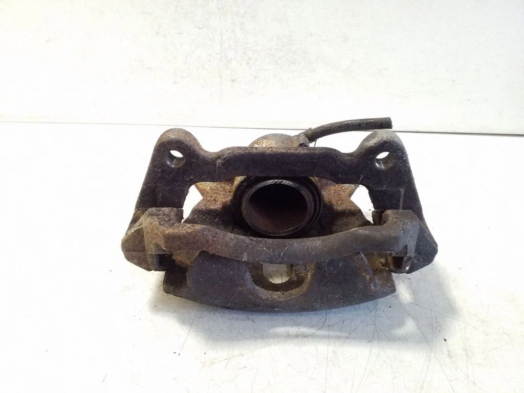 Front brake caliper – right