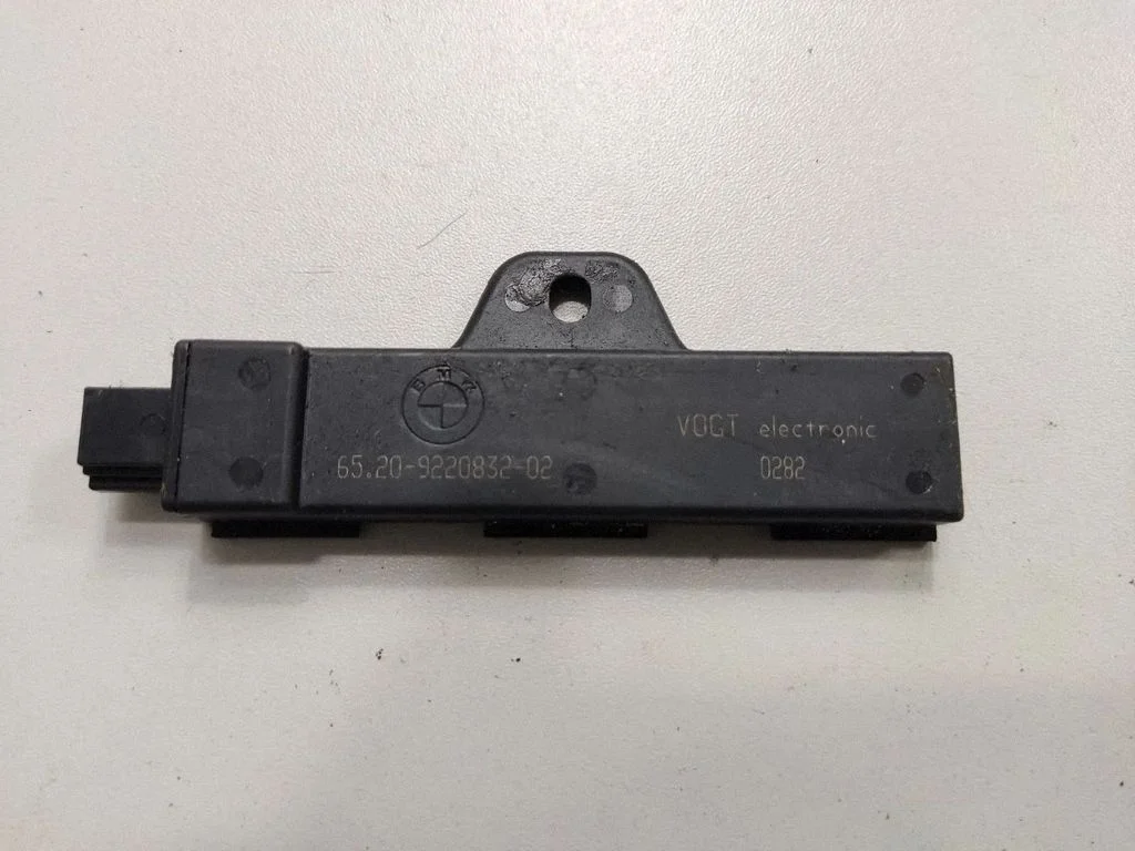 Antena systemu bezkluczykowego – BMW Seria 7 G11 G12 (2015-2022)
