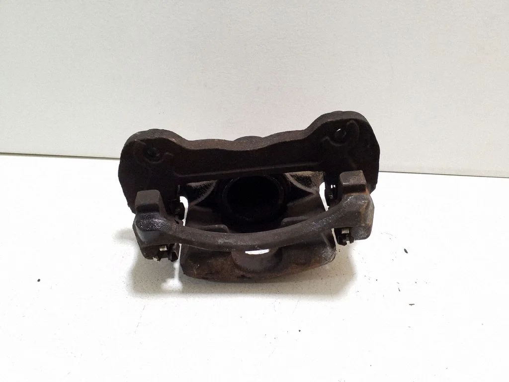 Front brake caliper – left