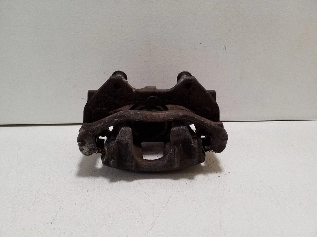 Front brake caliper – right