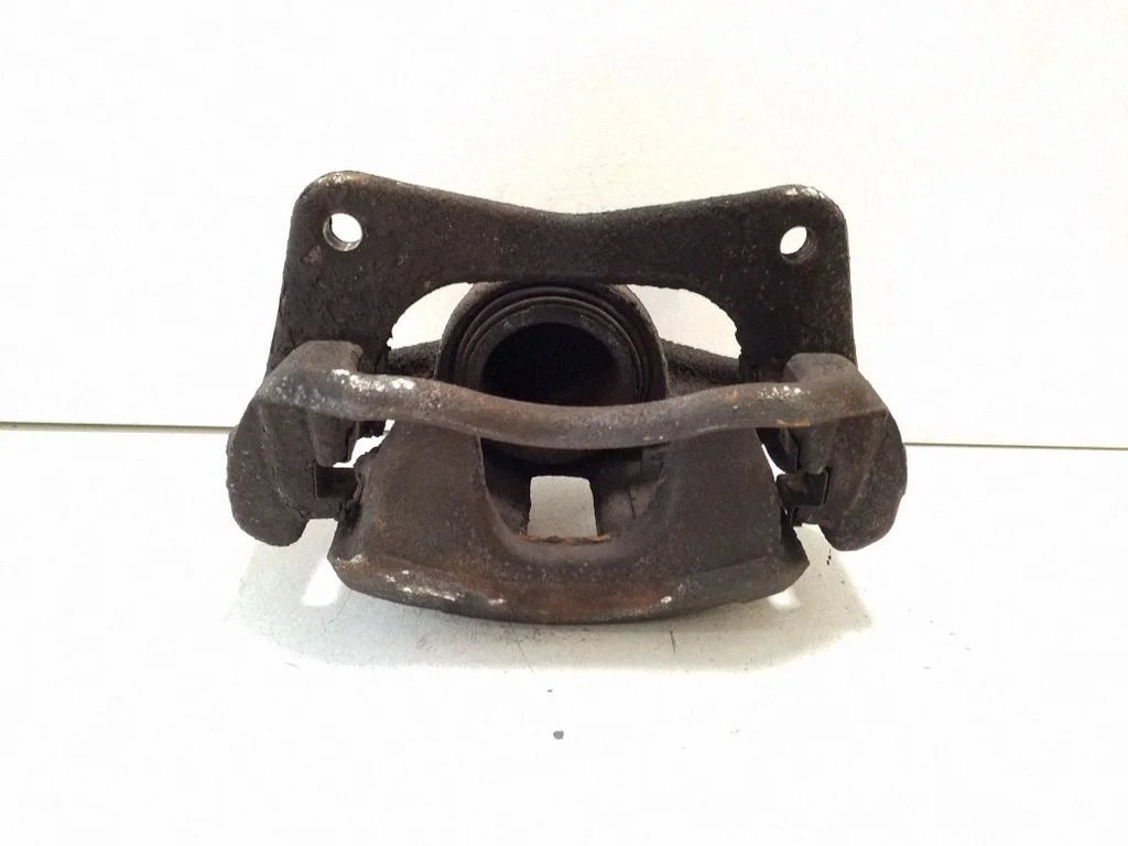 Front brake caliper – right