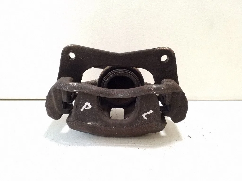 Front brake caliper – left