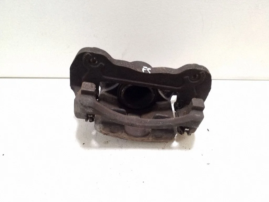 Front brake caliper – right