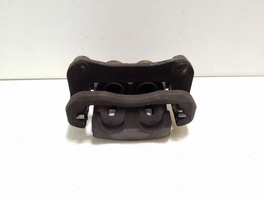 Front brake caliper – right