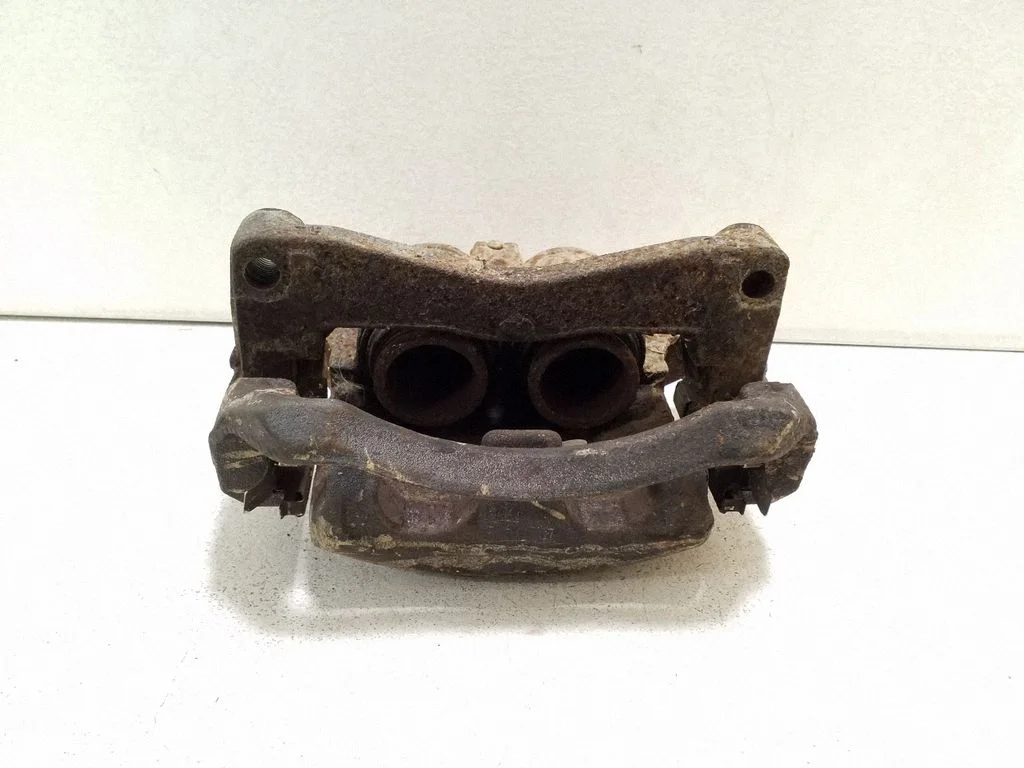 Esimene pidurisadul – Nissan Navara D23 (2015-), parem