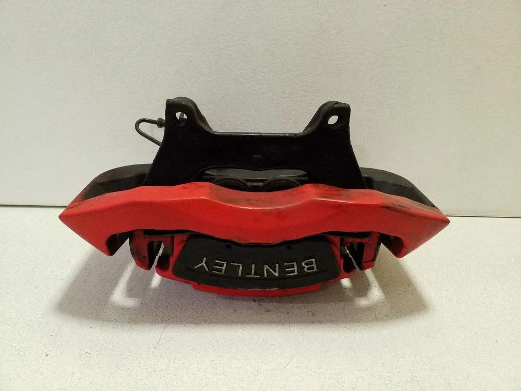 Front brake caliper – right