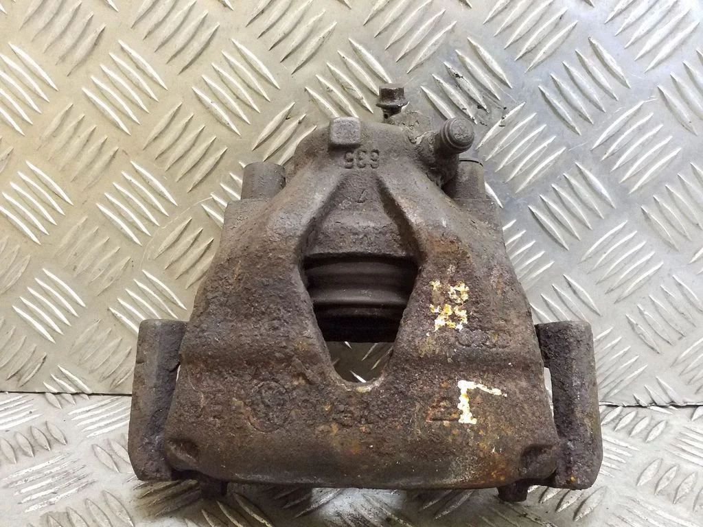 Zacisk hamulcowy przedni – Audi A3 S3 8L (1996-2003), lewa