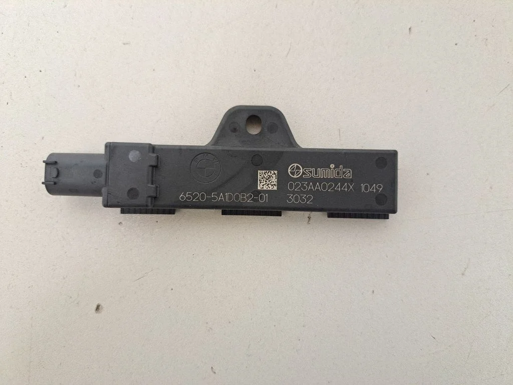 Bezatslēgas sistēmas antena 5A1D0B2