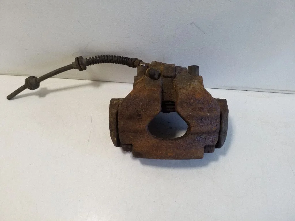 Front brake caliper – right