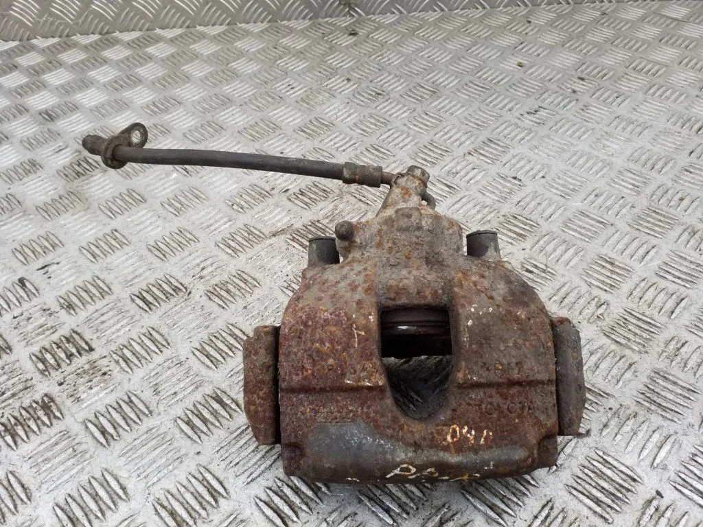 Front brake caliper – right