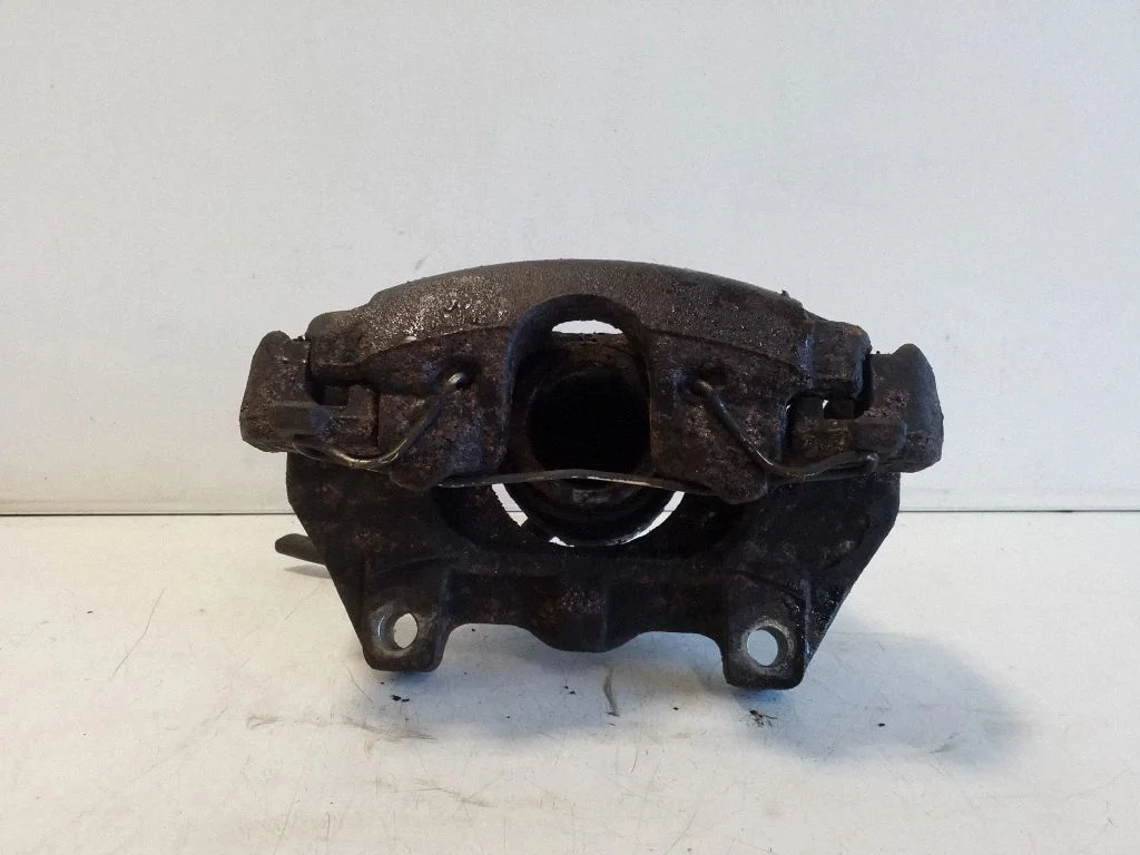Front brake caliper – right