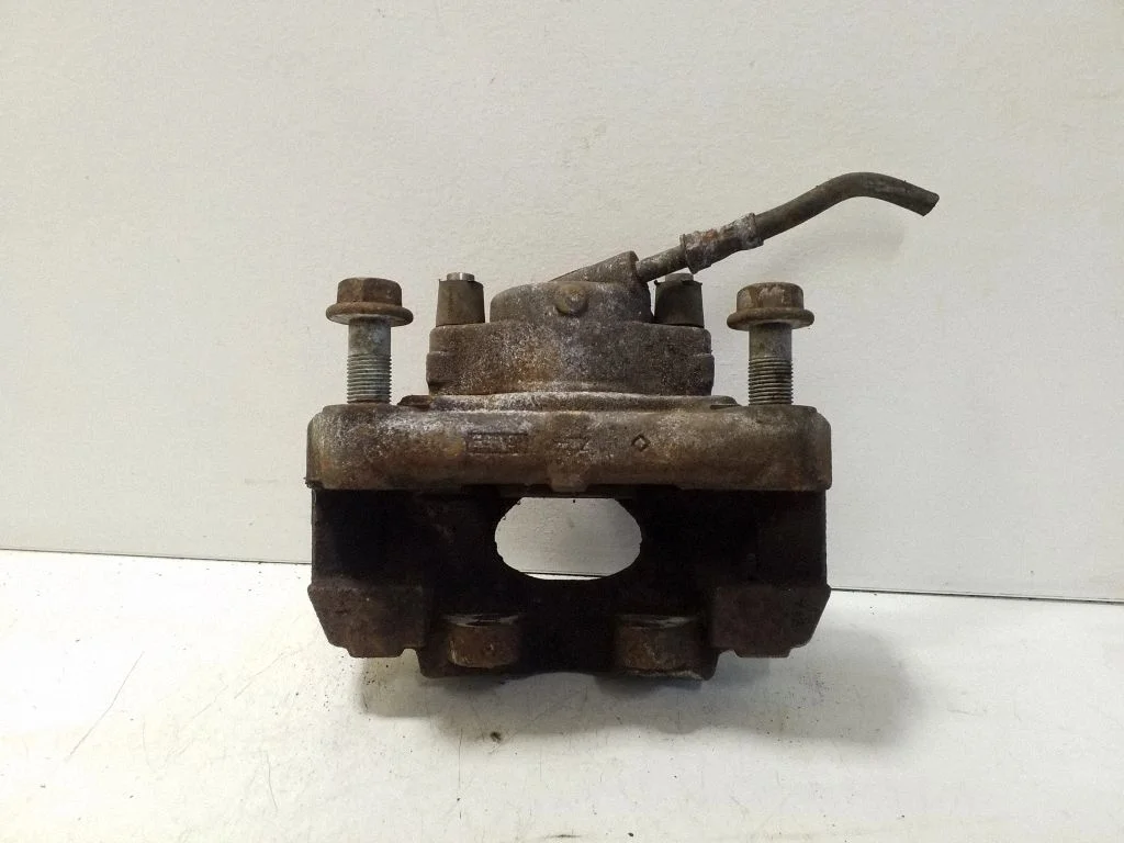 Front brake caliper – right