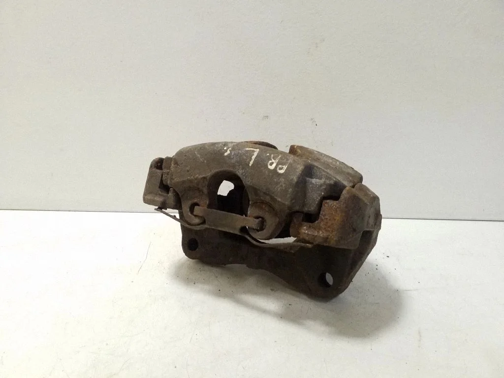 Front brake caliper – left