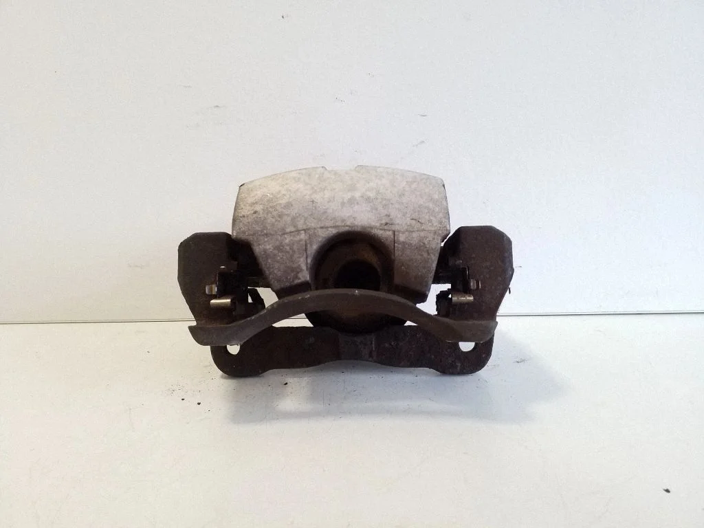 Front brake caliper – right