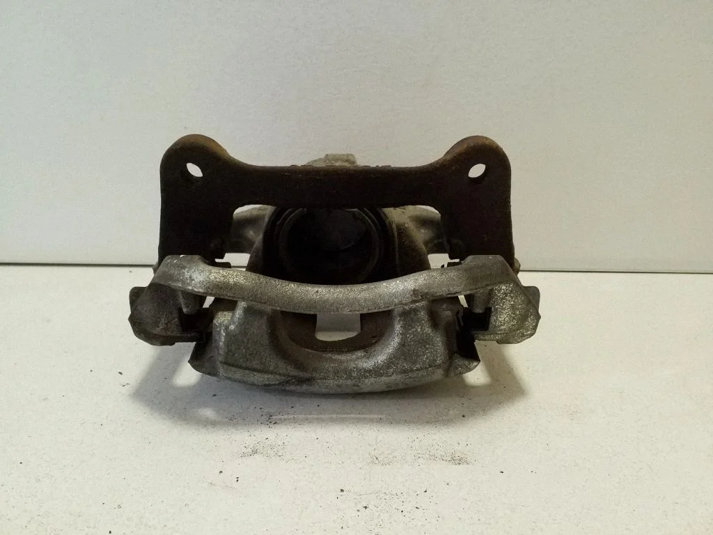 Front brake caliper – right