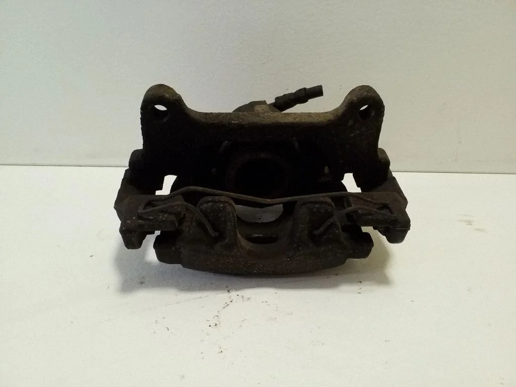 Front brake caliper – right