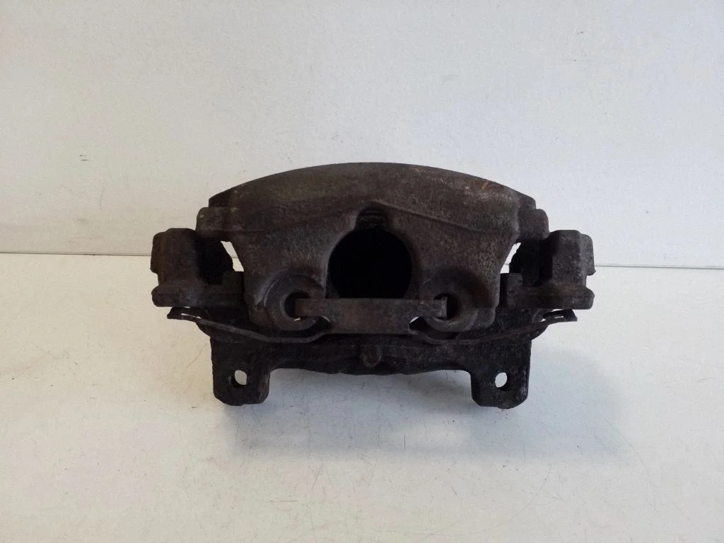 Front brake caliper – right