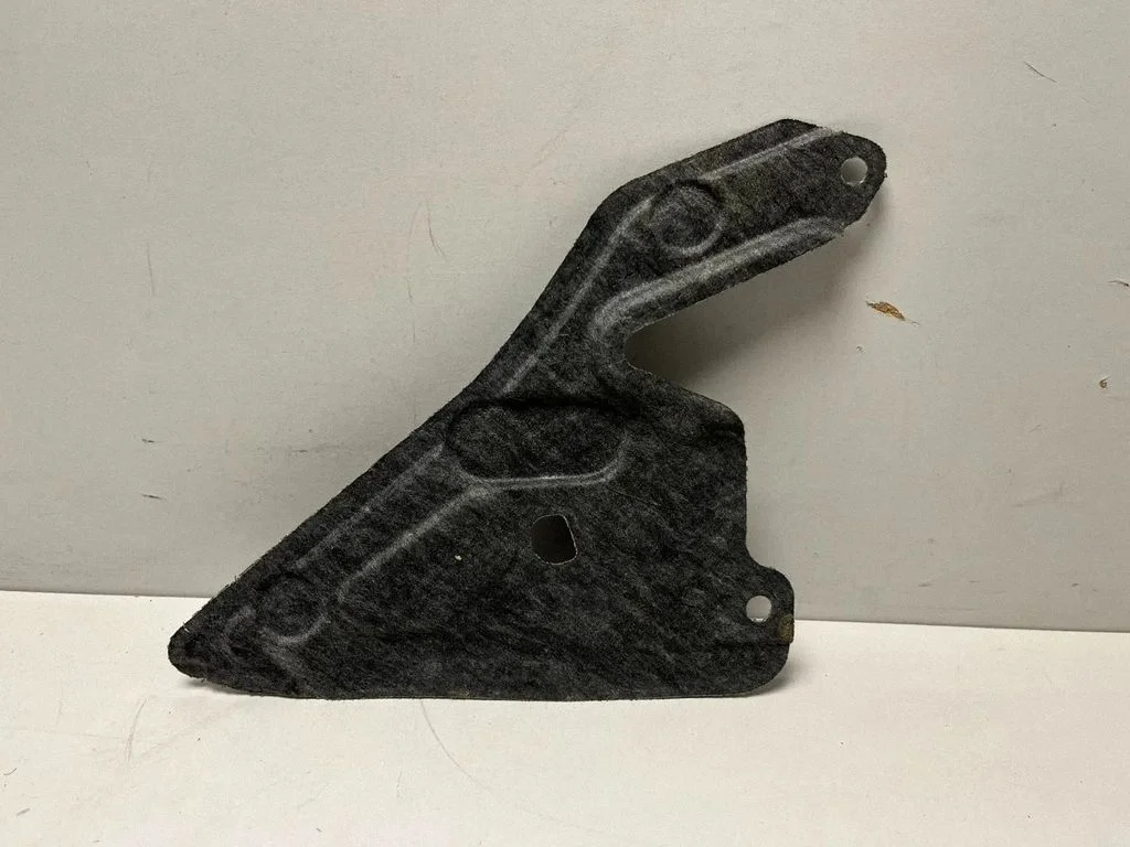 Mootoriruumi vaheseina heliisolatsioon 7214655